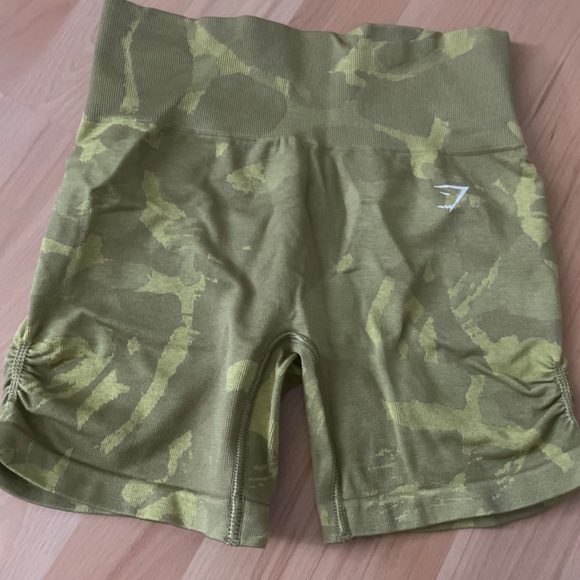 Gymshark Adapt Camo Seamless Shorts - Picture 2 of 4